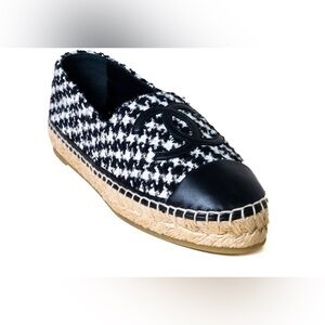 CHANEL 
Tweed Lambskin CC Espadrilles 38 White Black. BRAND NEW WOMEN’S SHOE
